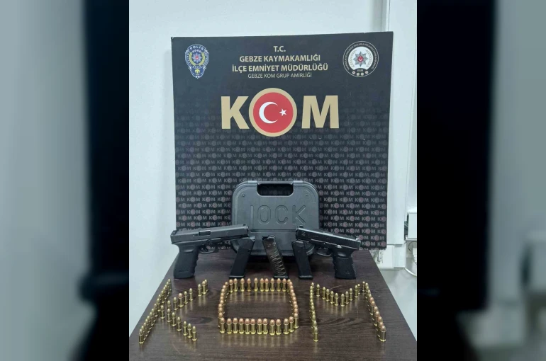 Gebze’de ruhsatsız silah ve change araç operasyonu