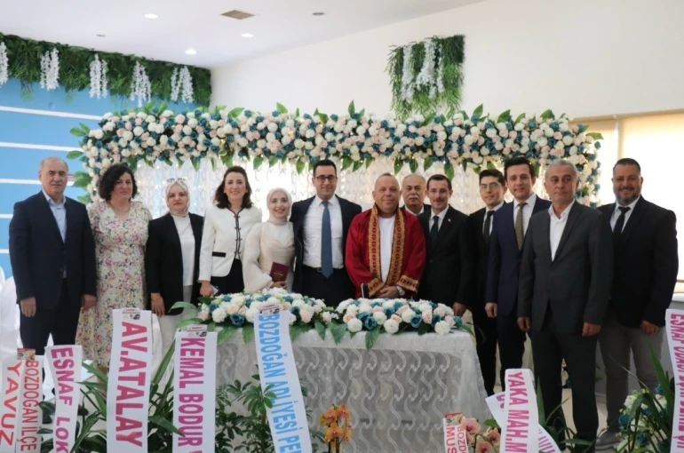 Geçen hafta evlenen Kaymakam Polat, bu sefer hakim çiftin şahidi oldu