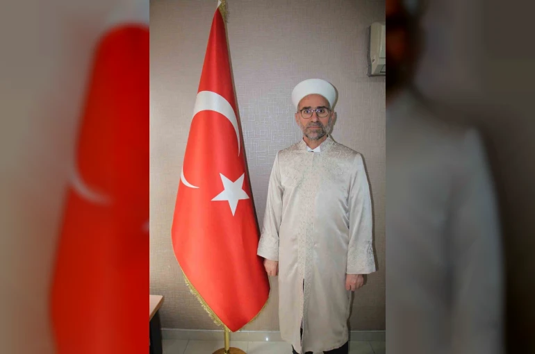 Geçen yıl 3 camide eda edilen hatimle teravih namazı, bu yıl Kumluca’da 5 camide kılınacak