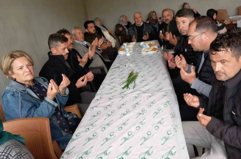 Gedikevi köyünde yağmur ve şükür duası yapıldı
