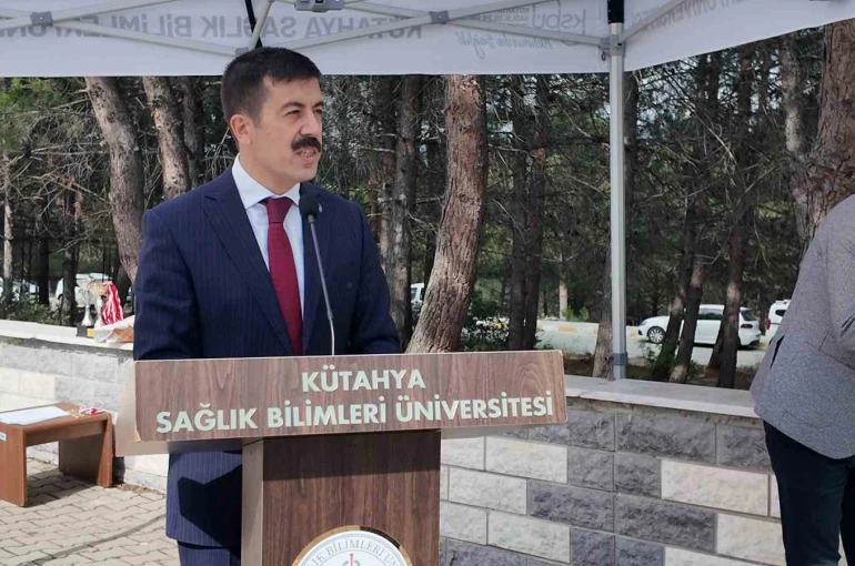 Gediz Sağlık Hizmetleri MYO’dan mezun olan 220 öğrenci sağlık ordusuna katıldı 