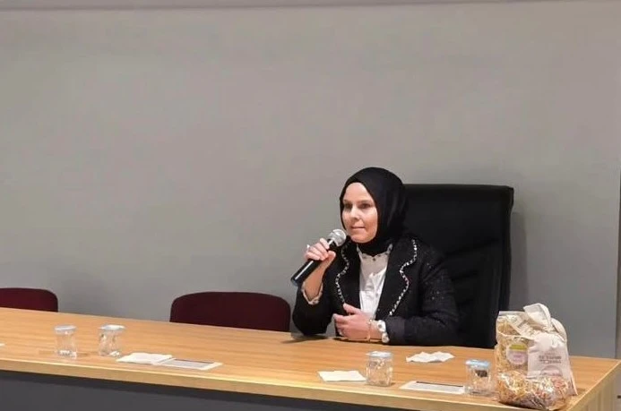 Gediz’de tarhana çorbası üretim işletmesi sahibi öğrencilerle buluştu