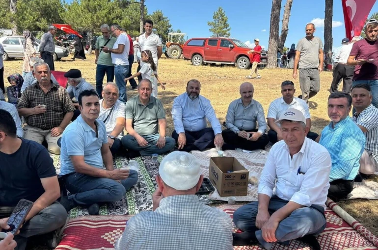 Gediz’de vatandaşlar berekete dualarla çağrı yaptı