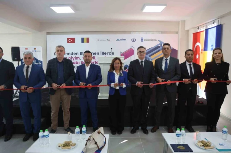 Geleceğin ustalarını yetiştirecek Ayakkabı Ortak İmalat ve Eğitim Merkezi’nin açılışı yapıldı