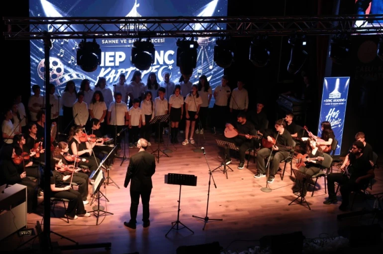 Genç Akademi’de yetenekler sahneye çıktı