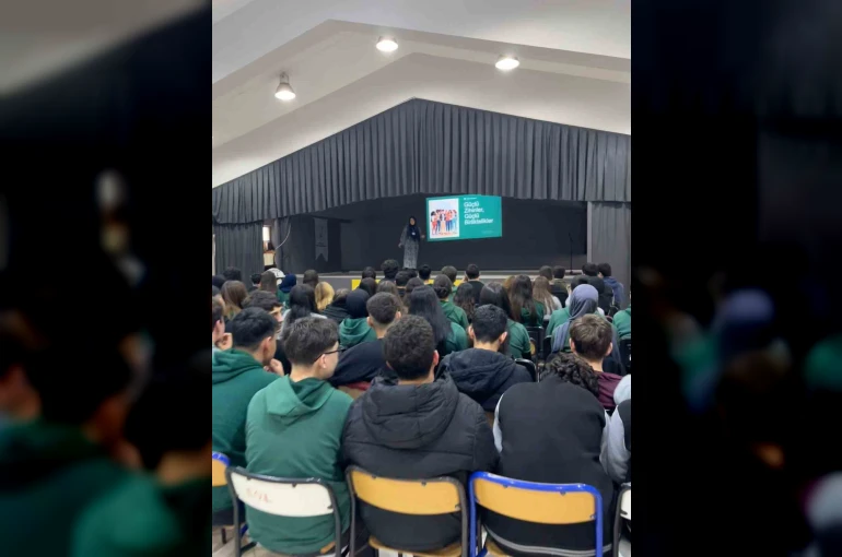 Genç akademisi eğitimleri aralıksız sürüyor