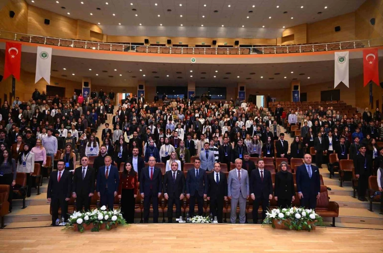 Genç bilim insanları projelerini yarıştırdı