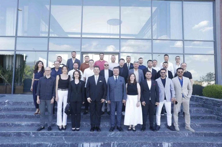 Genç iş dünyasında örnek iş birliği