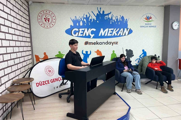Genç mekanda piyano keyfi