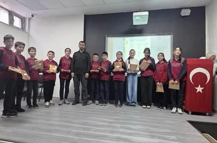 Genç yürekler Peygamberimizi anlamak için yarıştı