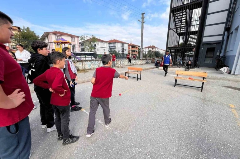 Gençlik merkezi tanıtımları sürüyor