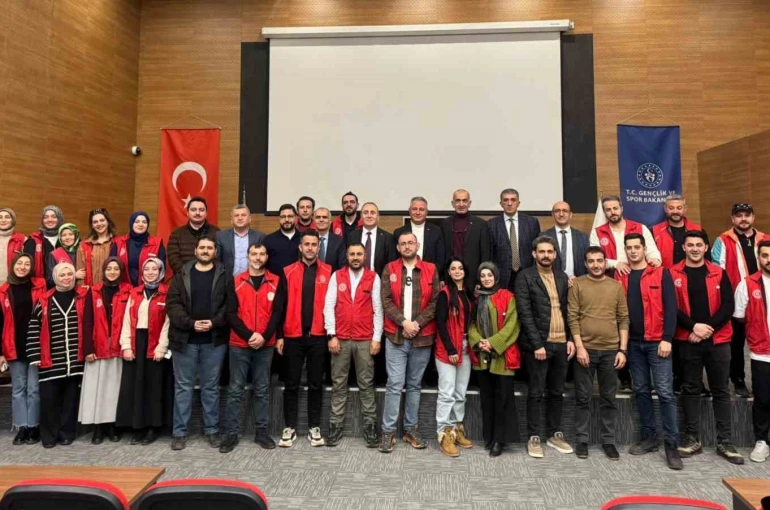 Gençlik Merkezleri yeni yol haritasını belirledi