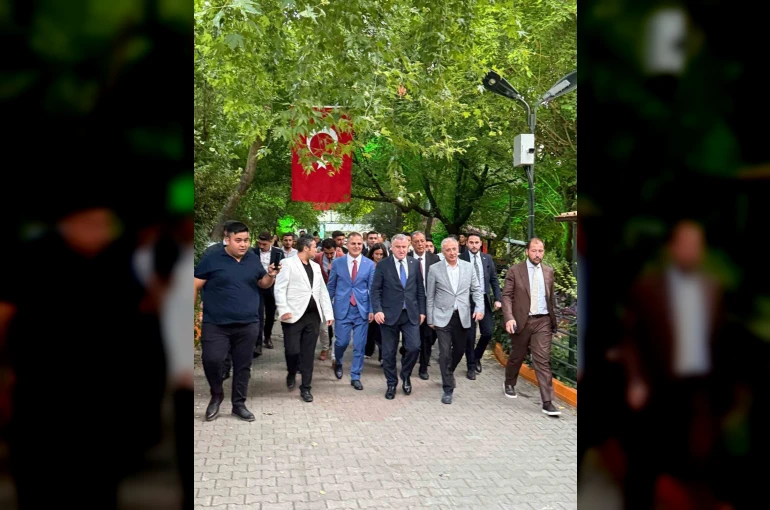 Gençlik ve Spor Bakanı Bak’tan Pınar Mahallesi’ne ziyaret