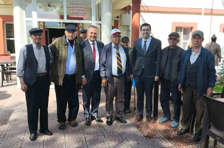 Genel Müdür Sezen, huzurevi sakinlerinin tecrübelerini dinledi