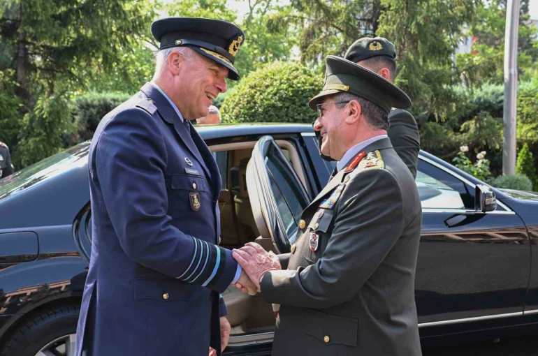 Genelkurmay Başkanı Orgeneral Bayraktaroğlu, Hollandalı mevkidaşı Eichelsheim ile görüştü