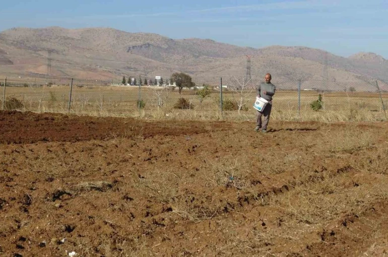 Gercüş’te çiftçiler tohumlarını toprakla buluşturuyor