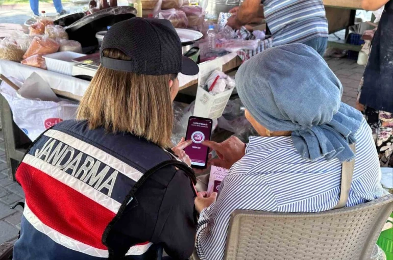 Germencik’te ‘kadına şiddete sıfır tolerans’ standı