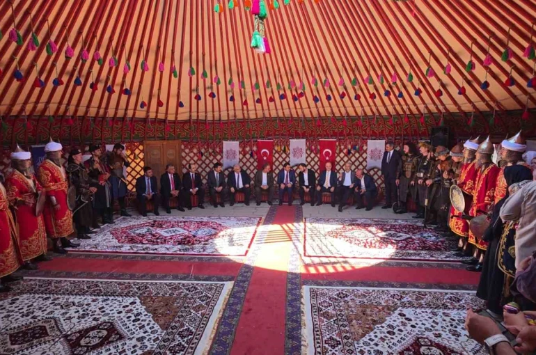 "Germiyan Festivali" kortejle başladı: Kütahya 3 gün boyunca tarih ve kültürle buluşacak