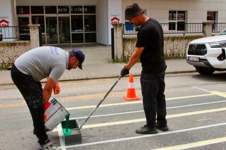 Giresun Belediyesi ekipleri yaya güvenliği için sahada
