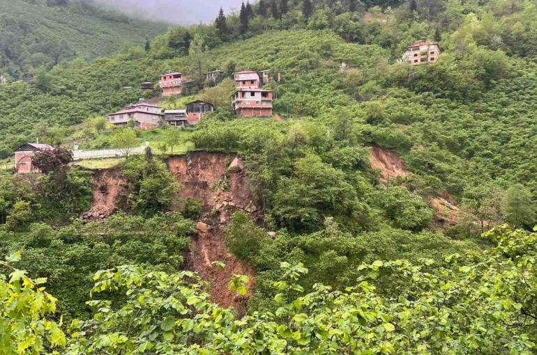 Giresun’da heyelan riski nedeniyle toplam 33 konut tahliye edildi