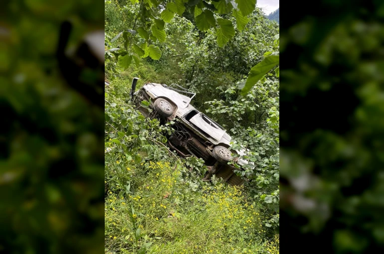 Giresun’da kamyonet dere yatağına uçtu: 1 ölü