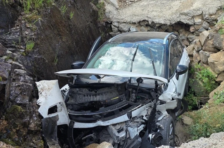 Giresun’da otomobil su kanalına düştü: 1 ölü, 4 yaralı