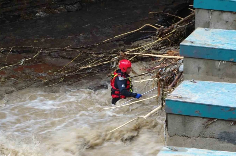 Giresun’da sel: 2 kayıp
