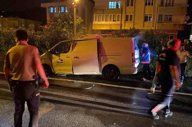 Giresun’da seyir halindeki otomobil alev alev yandı
