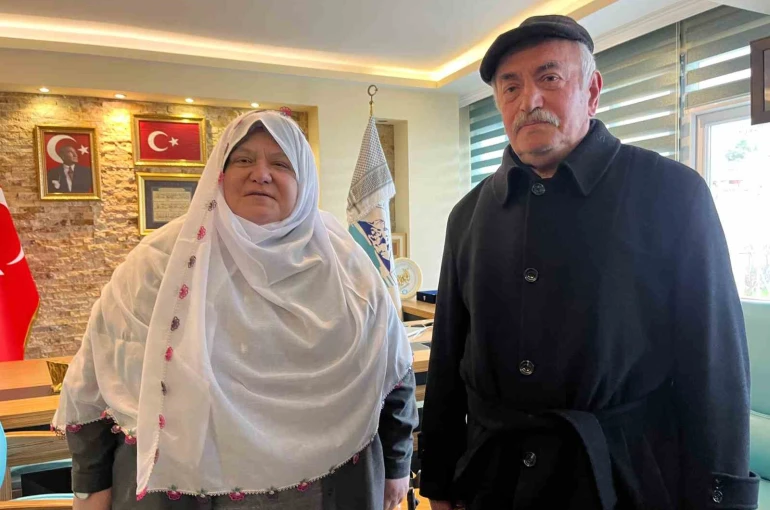 Giyim tarzı nedeniyle hedef alınan Belediye Başkanı Akgün’e öğretmeninden destek