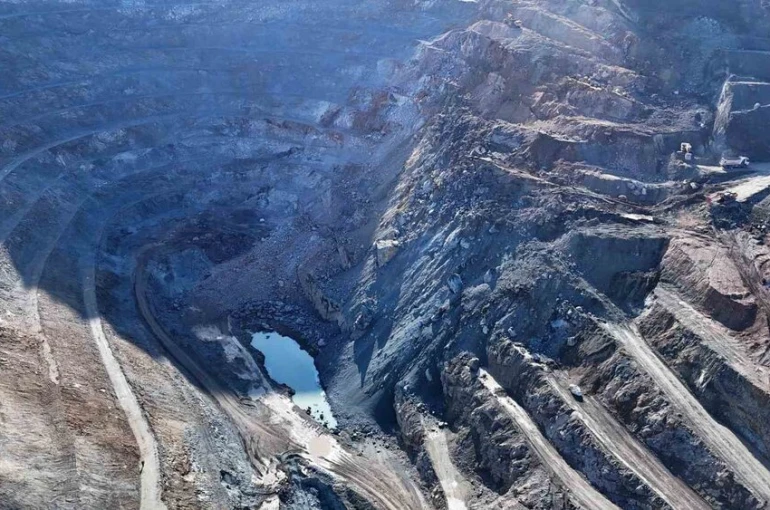 Göçük altında kalan şantiye müdürünü kurtarma çalışmaları 5’inci gününde devam ediyor