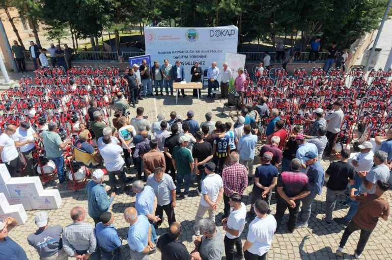 Gökçedere’de 250 işletmeye makine ve ekipman dağıtıldı