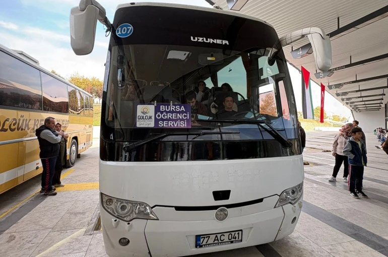 Gölcük Belediyesinin ücretsiz seferlerinden 5 bini aşkın üniversiteli yararlandı