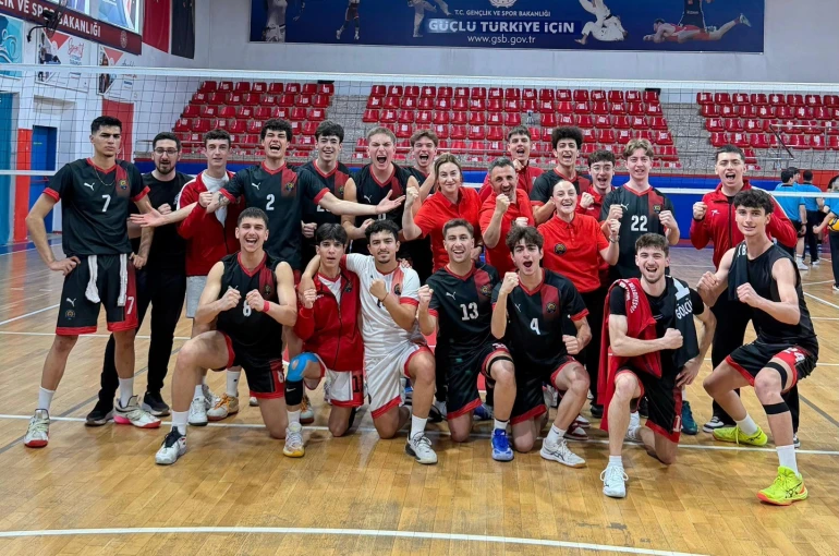 Gölcük Belediyespor Genç Erkek Voleybol Takımı, Türkiye Finalleri’ne yükseldi