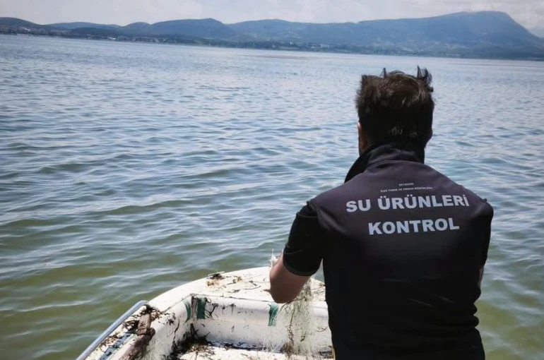 Gölde kaçak avlanmaya geçit yok