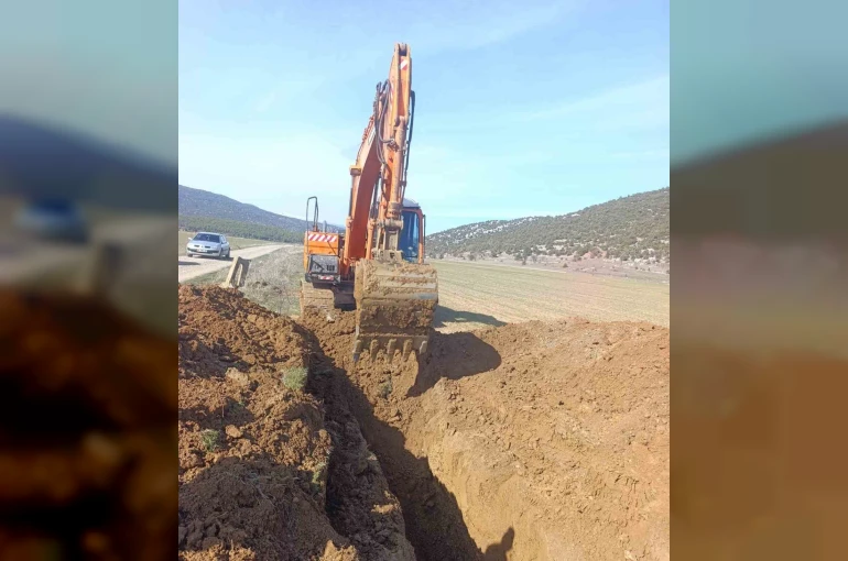 Göle dönen Kuru Ova’daki sular Beyşehir Gölü’ne aktarılıyor