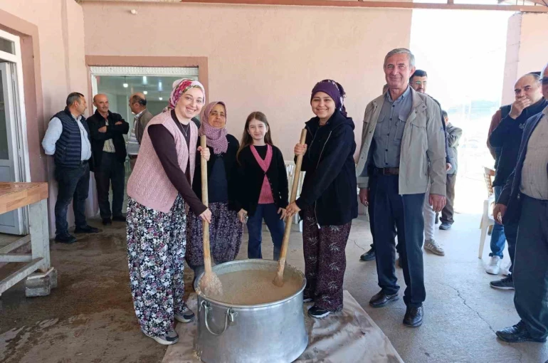 Gördes Tepeköy’de asırlık hayır geleneği binleri buluşturdu