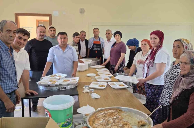 Gördes’te geleneksel köy hayrına yoğun ilgi