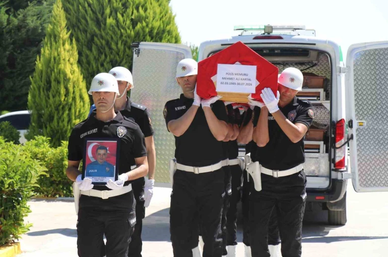 Görevi başında vefat eden polis memuru memleketine uğurlandı