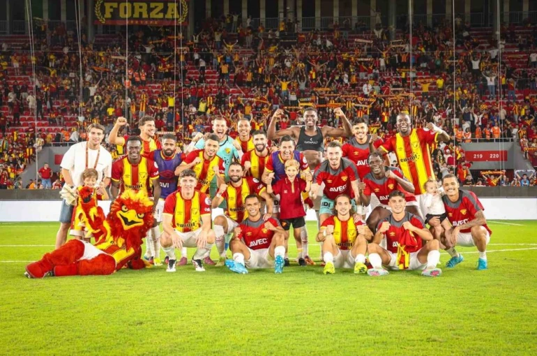 Göztepe, savunmasıyla dikkatleri çekiyor