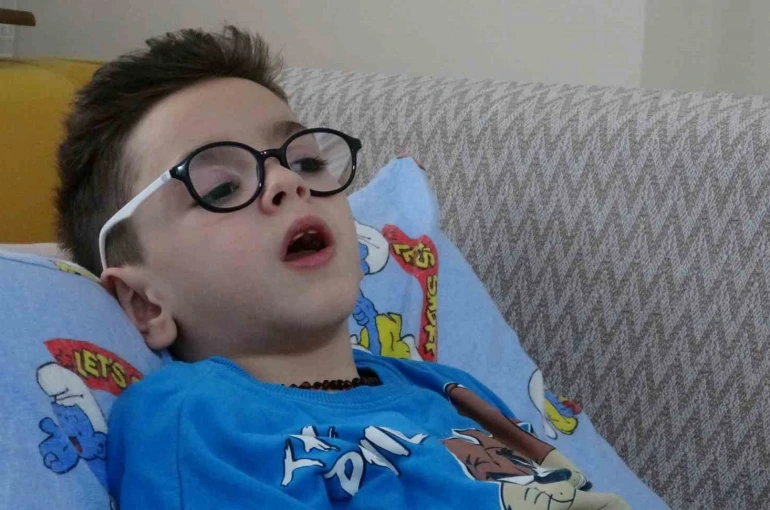 Grip sandılar, Boca virüsü çıktı: 7 yaşındaki Kaan 4 yıldır yatağa mahkum yaşıyor