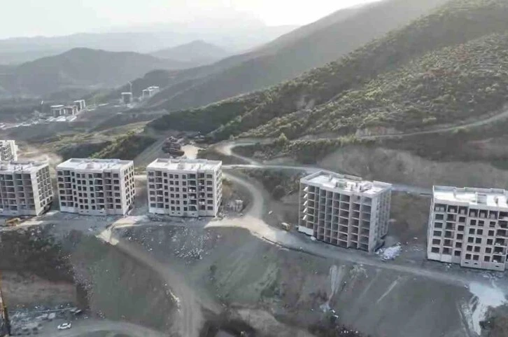 Gülderen Mahallesi’nde 2.etap TOKİ konutları yükseliyor