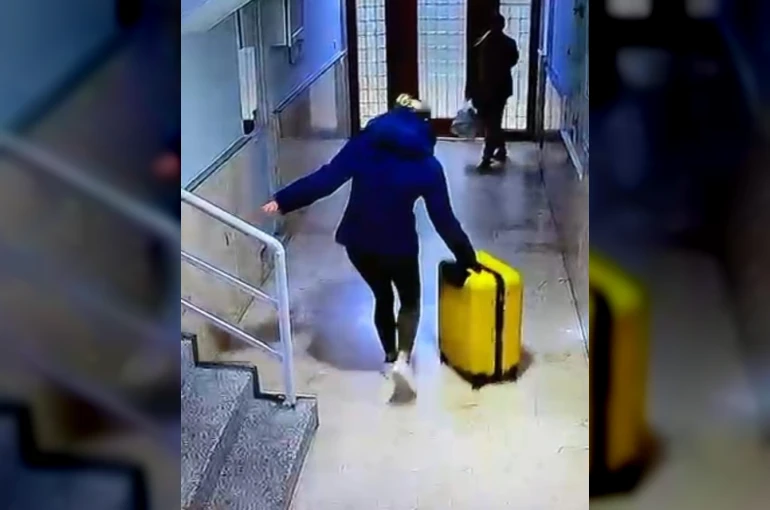 Güllü'nün kızının valizlerle kaçmaya çalıştığı anlar kamerada