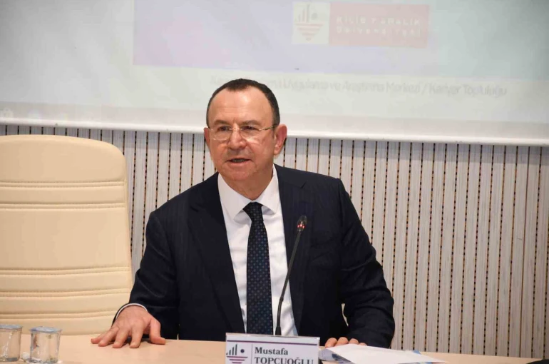 Gülsan Holding Yönetim Kurulu Başkanı Mustafa Topçuoğlu, Kilis’te Üniversitelilerle buluştu