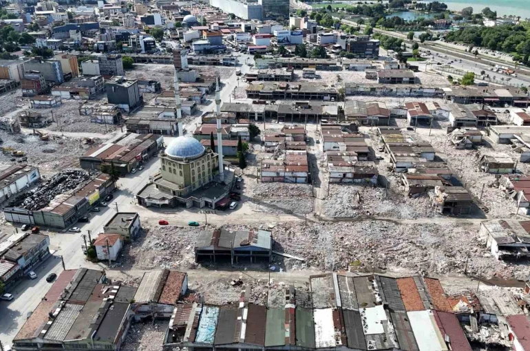 Gülsan Sanayi Sitesi’nde yıkımlar devam ediyor