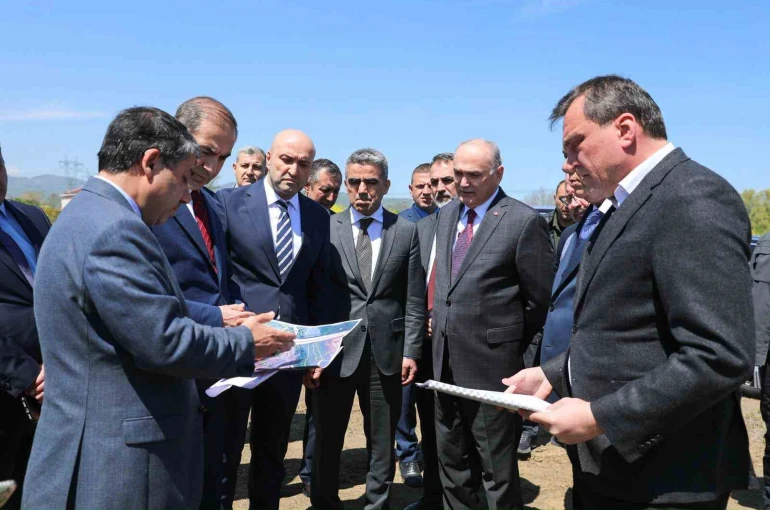 Gümrük Müdürlüğü proje sahası bakanlık heyetiyle incelendi