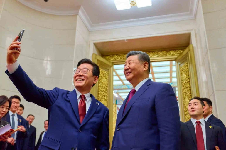 Güney Kore Devlet Başkanı Lee, Çinli mevkidaşı Xi ile selfie çekti