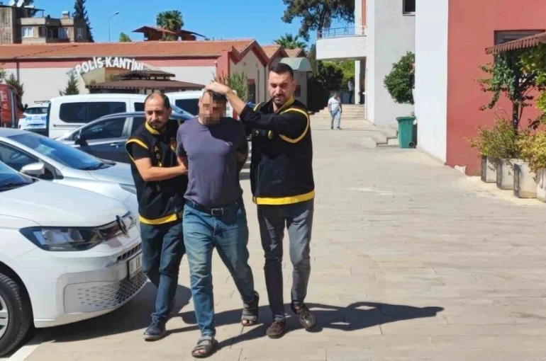 ’Gürültü’ kavgasında babayı öldürüp kızını yaralayan komşu adliyeye sevk edildi