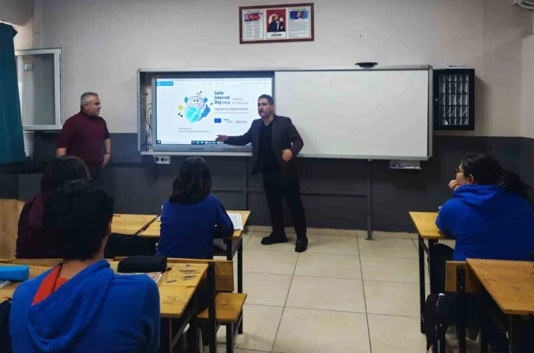 ‘Güvenli İnternet Günü’nde Muğla’da anlamlı etkinlik 