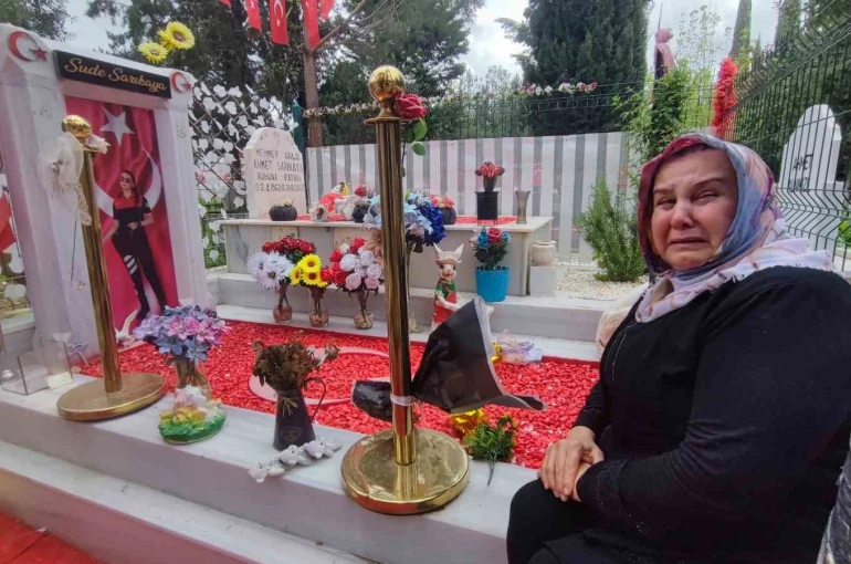Güvenlik kameralı polis mezarından hırsızlık, anneyi gözyaşlarına boğdu