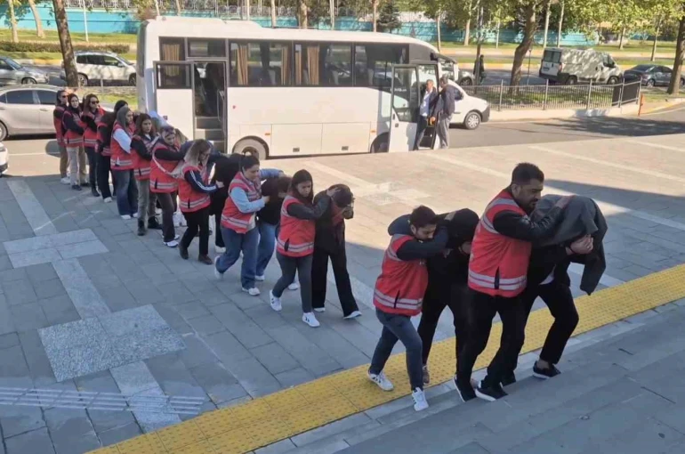 Güzellik merkezlerine çektikleri vatandaşları dolandıran çeteye operasyon: 12 tutuklama